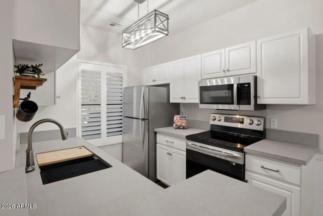 9600 N 96TH Street 212, Scottsdale, AZ 85258