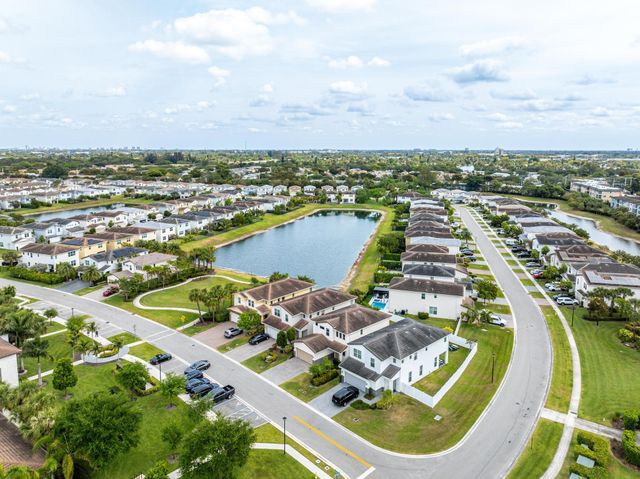 3970 Pelicano Way, Deerfield Beach, FL 33064