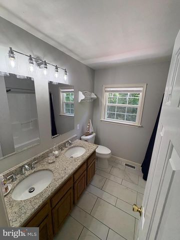 6845 BAYBERRY XING, Owings, MD 20736