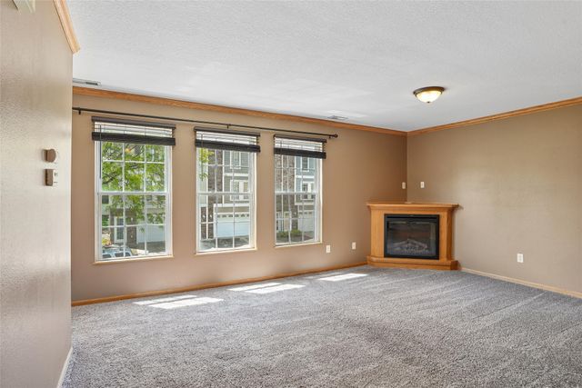 8302 Westown Parkway 3106, West Des Moines, IA 50266