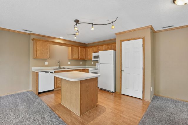 8302 Westown Parkway 3106, West Des Moines, IA 50266