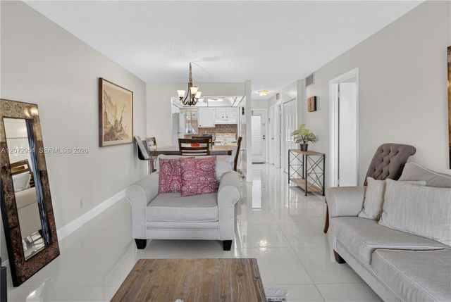 8900 Washington Boulevard 409, Pembroke Pines, FL 33025
