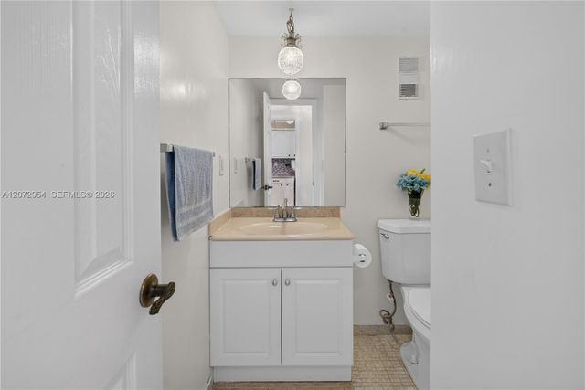8900 Washington Boulevard 409, Pembroke Pines, FL 33025