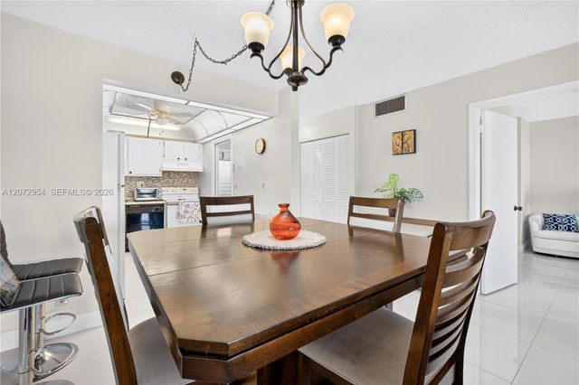 8900 Washington Boulevard 409, Pembroke Pines, FL 33025