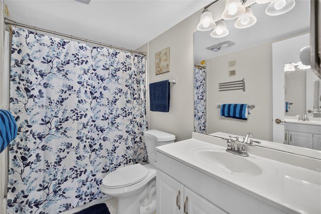 8900 Washington Boulevard 409, Pembroke Pines, FL 33025