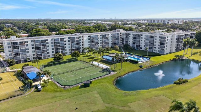 8900 Washington Boulevard 409, Pembroke Pines, FL 33025