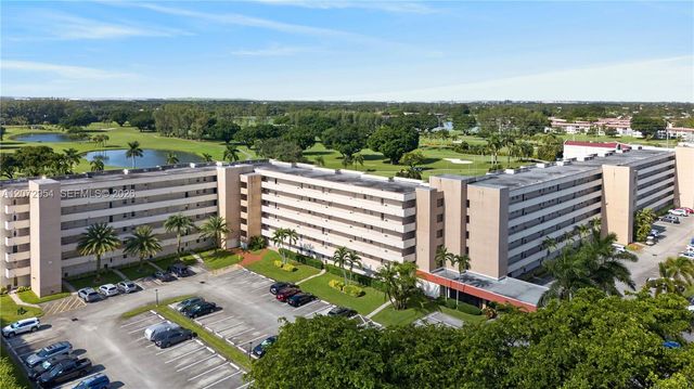 8900 Washington Boulevard 409, Pembroke Pines, FL 33025