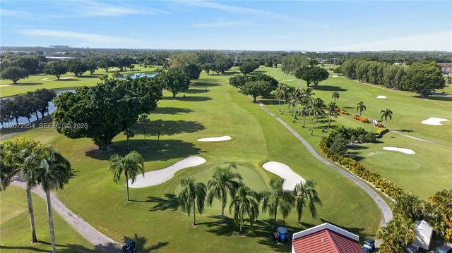 8900 Washington Boulevard 409, Pembroke Pines, FL 33025