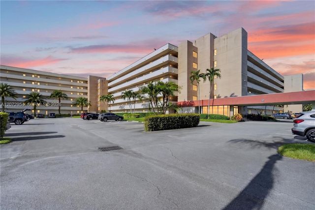 8900 Washington Boulevard 409, Pembroke Pines, FL 33025