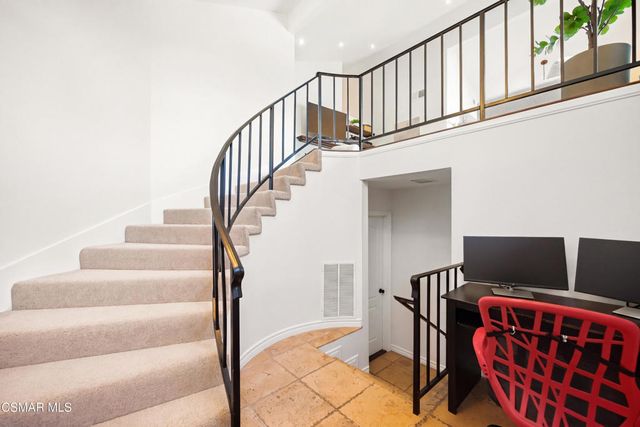 611 Calle Seguro, Oak Park, CA 91377