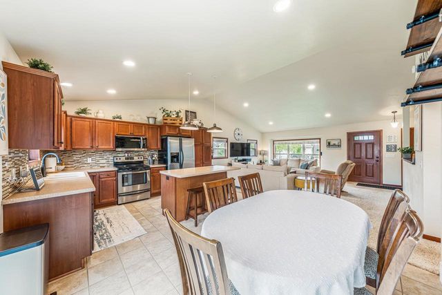 2315 MEADOW FLOWER COURT, Neenah, WI 54956