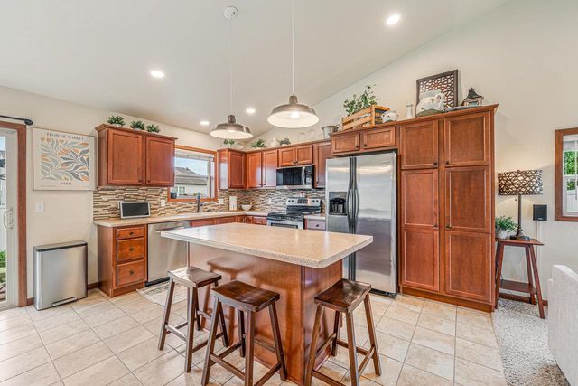 2315 MEADOW FLOWER COURT, Neenah, WI 54956