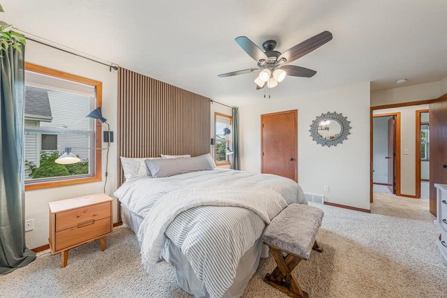2315 MEADOW FLOWER COURT, Neenah, WI 54956