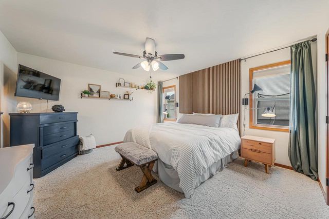 2315 MEADOW FLOWER COURT, Neenah, WI 54956