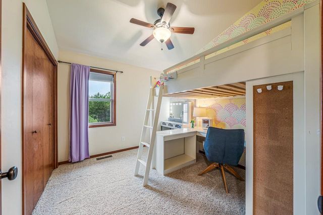 2315 MEADOW FLOWER COURT, Neenah, WI 54956
