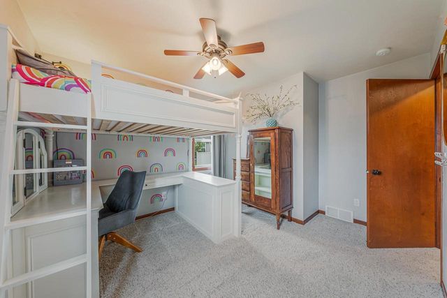 2315 MEADOW FLOWER COURT, Neenah, WI 54956