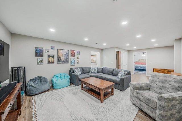 2315 MEADOW FLOWER COURT, Neenah, WI 54956