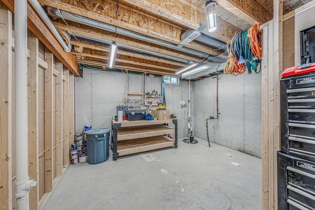 2315 MEADOW FLOWER COURT, Neenah, WI 54956