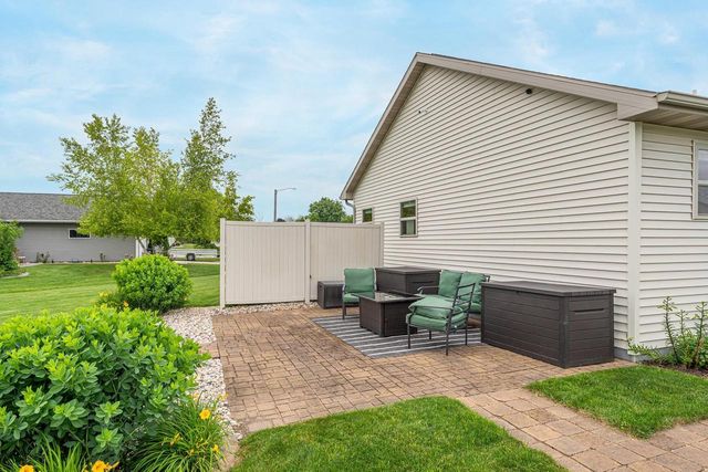 2315 MEADOW FLOWER COURT, Neenah, WI 54956