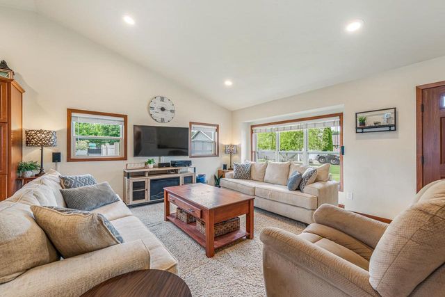 2315 MEADOW FLOWER COURT, Neenah, WI 54956