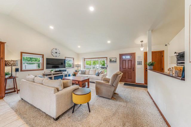 2315 MEADOW FLOWER COURT, Neenah, WI 54956