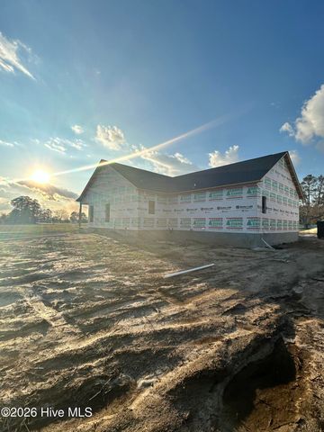 2889 Catherine Lake Road, Richlands, NC 28574