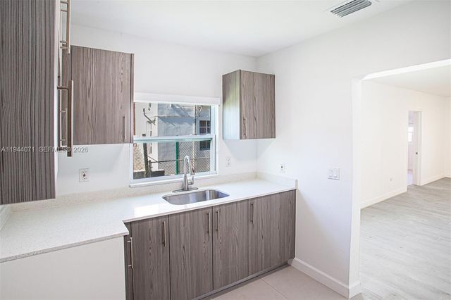 2620 SW 9th St, Miami, FL 33135