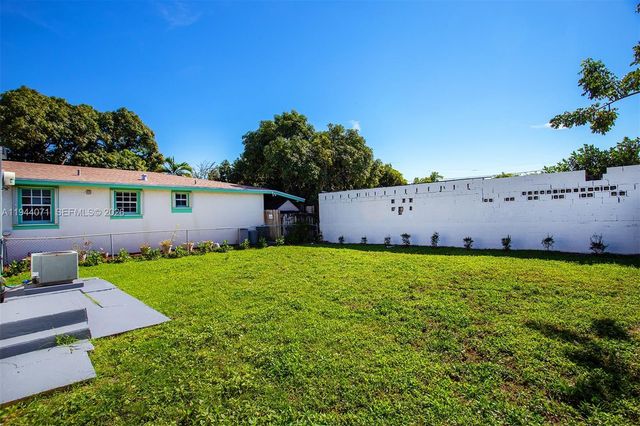 2620 SW 9th St, Miami, FL 33135