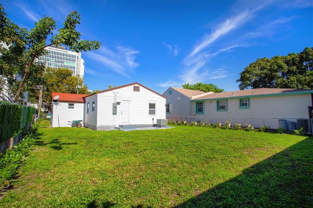 2620 SW 9th St, Miami, FL 33135