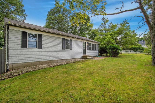 579 E Falmouth Highway, East Falmouth, MA 02536