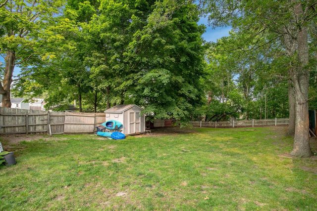 579 E Falmouth Highway, East Falmouth, MA 02536