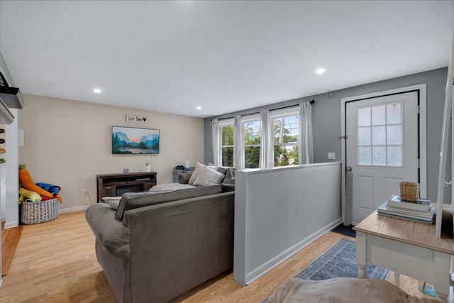 579 E Falmouth Highway, East Falmouth, MA 02536