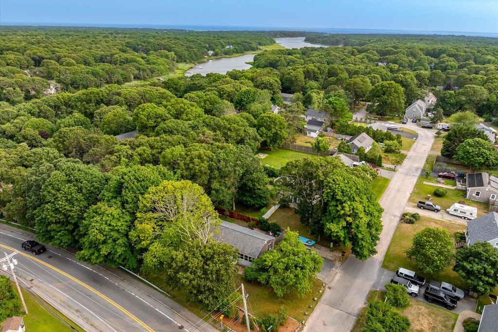 579 E Falmouth Highway, East Falmouth, MA 02536