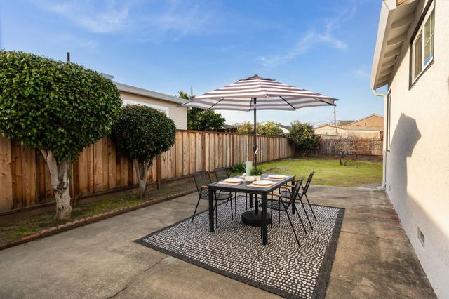 571 Pomona St, San Lorenzo, CA 94580