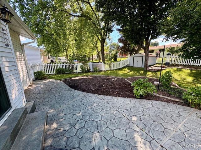 2361 Wesbriar Court, Maryland Heights, MO 63043