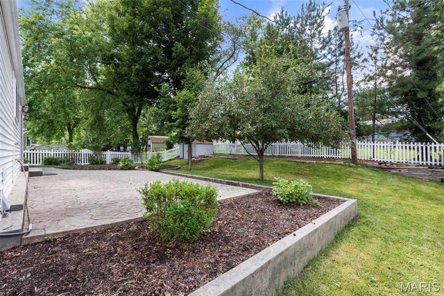 2361 Wesbriar Court, Maryland Heights, MO 63043