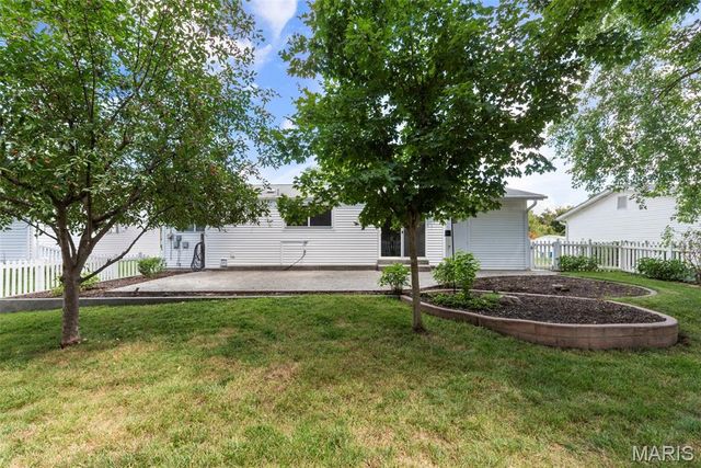 2361 Wesbriar Court, Maryland Heights, MO 63043