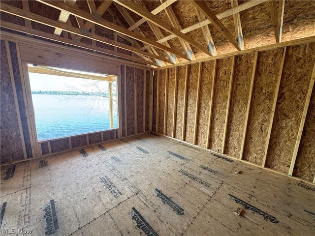 1296 NE River Road, Lake Milton, OH 44429