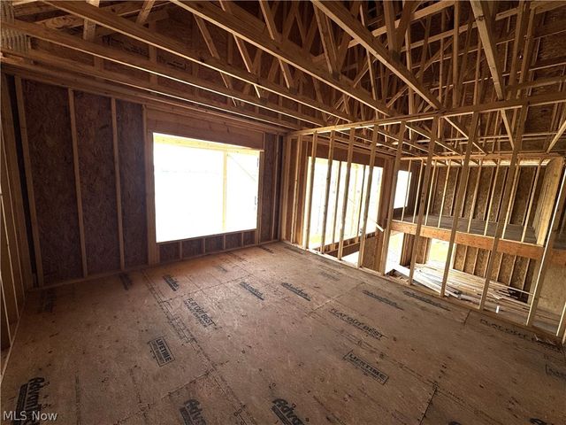 1296 NE River Road, Lake Milton, OH 44429