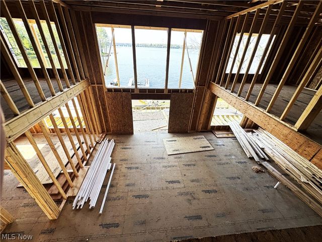 1296 NE River Road, Lake Milton, OH 44429