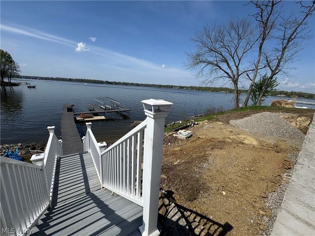 1296 NE River Road, Lake Milton, OH 44429