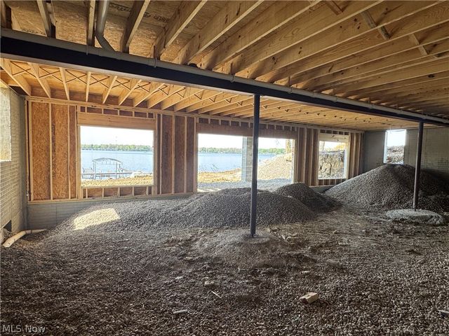 1296 NE River Road, Lake Milton, OH 44429