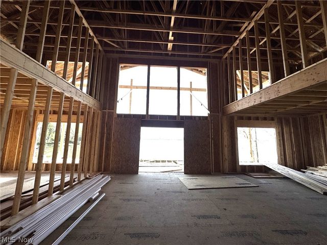 1296 NE River Road, Lake Milton, OH 44429