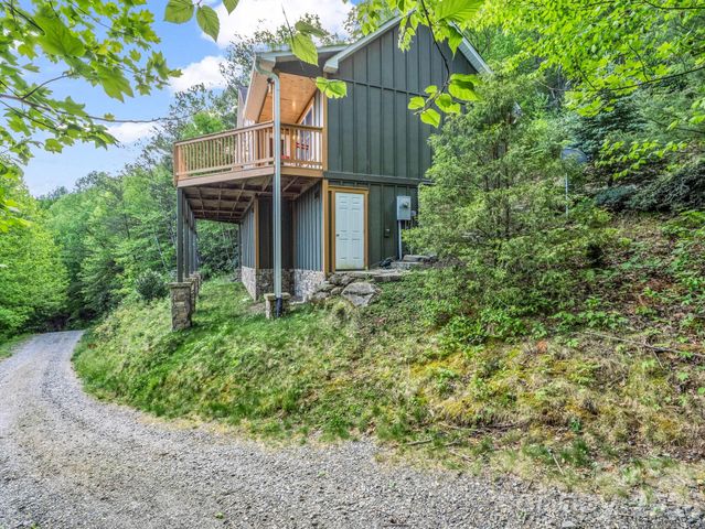 603 Pace Mountain Road, Saluda, NC 28773