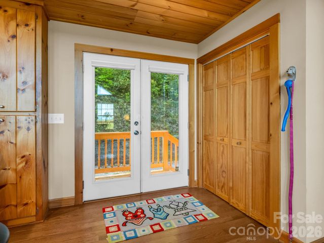 603 Pace Mountain Road, Saluda, NC 28773