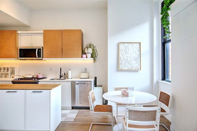 32 Custom House Street 201, Providence, RI 02903