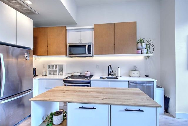 32 Custom House Street 201, Providence, RI 02903