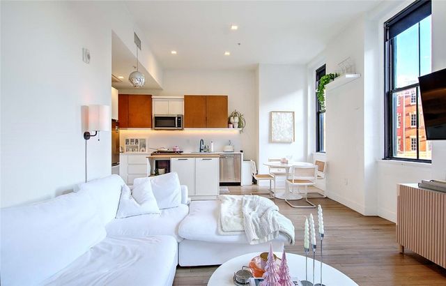 32 Custom House Street 201, Providence, RI 02903