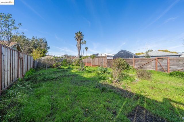 3032 Mabel St, Berkeley, CA 94702