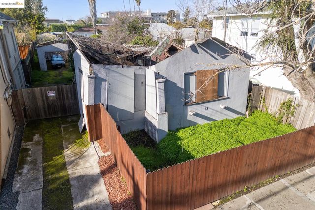 3032 Mabel St, Berkeley, CA 94702
